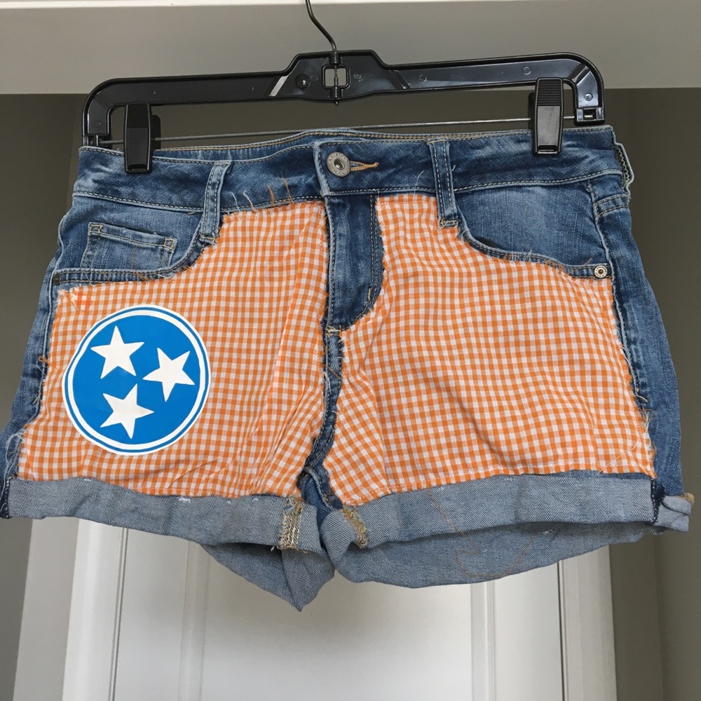 tennessee patterned jean shorts